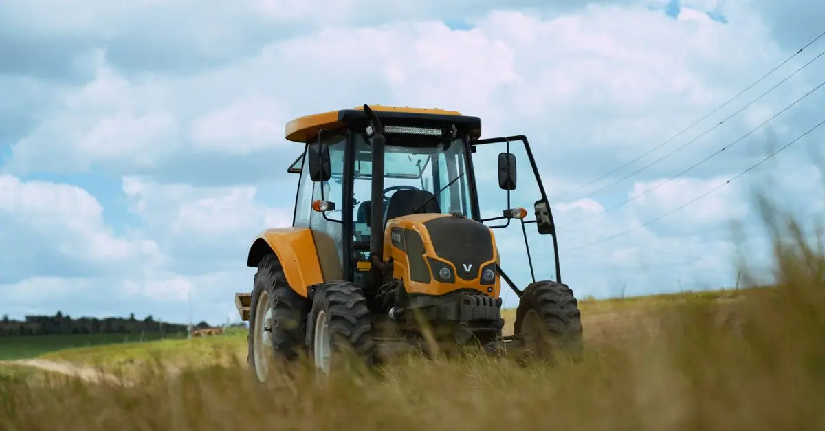 Les 5 Accessoires Indispensables pour Maximiser Votre Tracteur