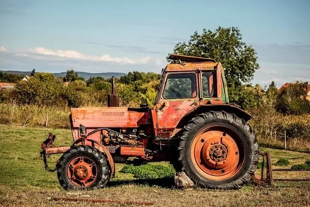 Les 10 Accessoires Indispensables pour Optimiser Votre Tracteur